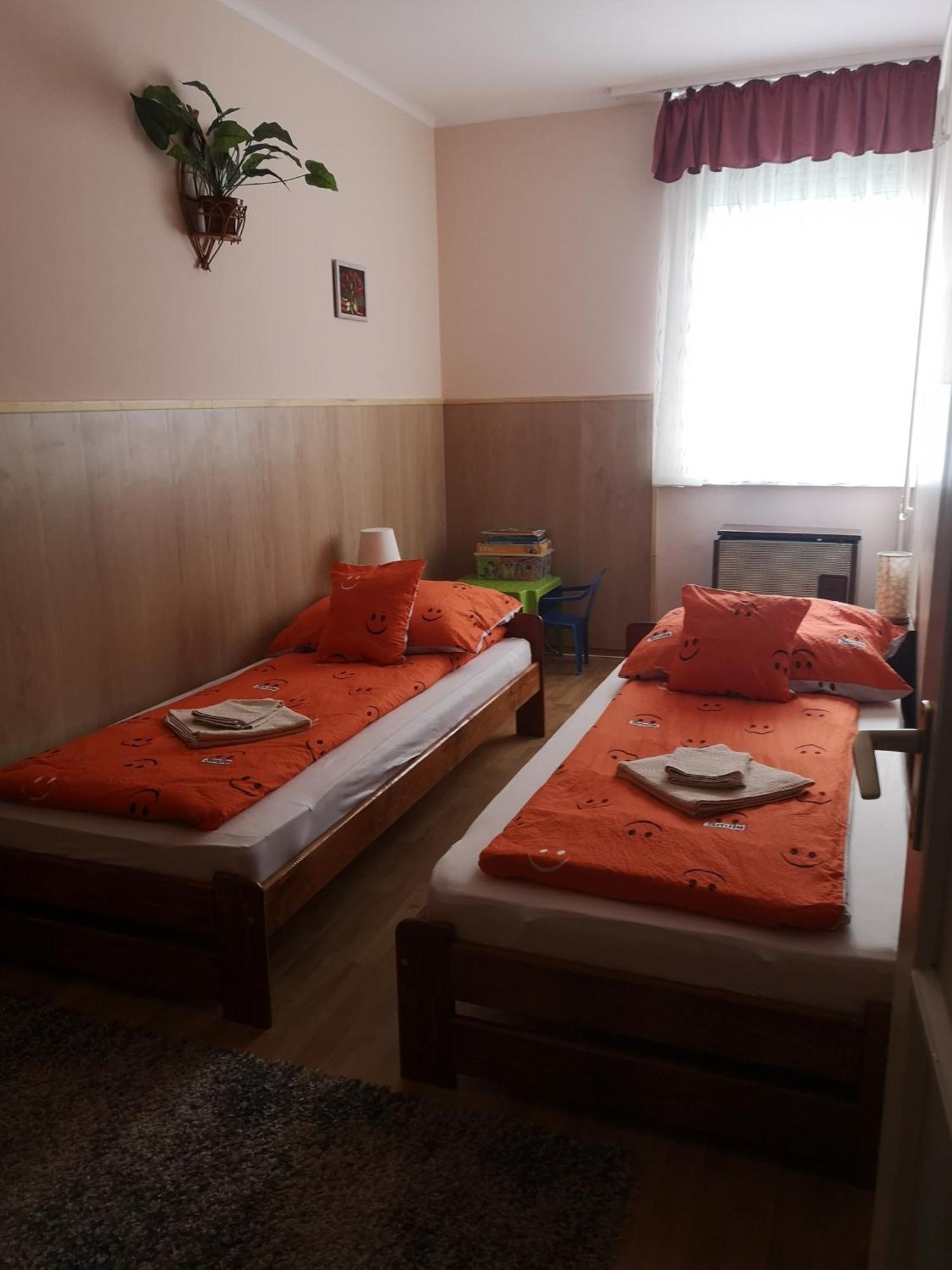 Natasa Apartman Orosháza Extérieur photo